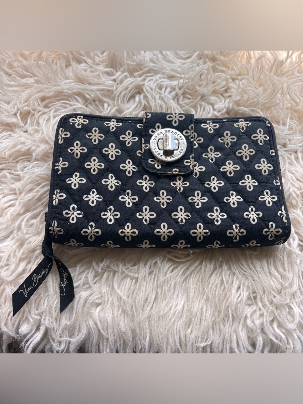 Vera Bradley Mini Concerto Turnlock Wallet Zip Around Organizer